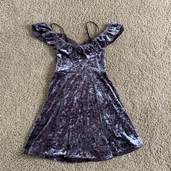 American Eagle Cold Shoulder Crushed Velvet Dress - Picture 8 of 8